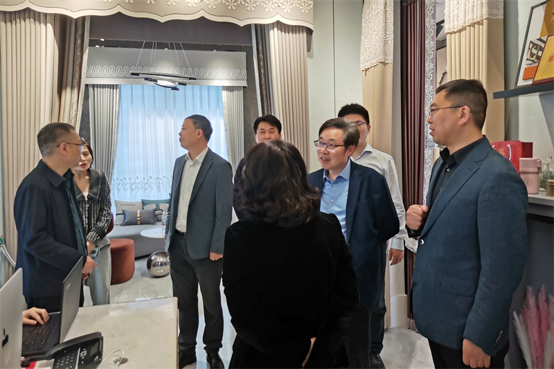 国家发改委规划司司长陈亚军考察北联市场2 (2).jpg