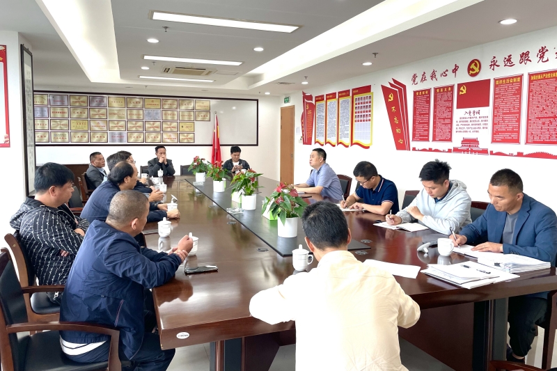 物流公司组织召开过渡场地经营户座谈会_副本.jpg