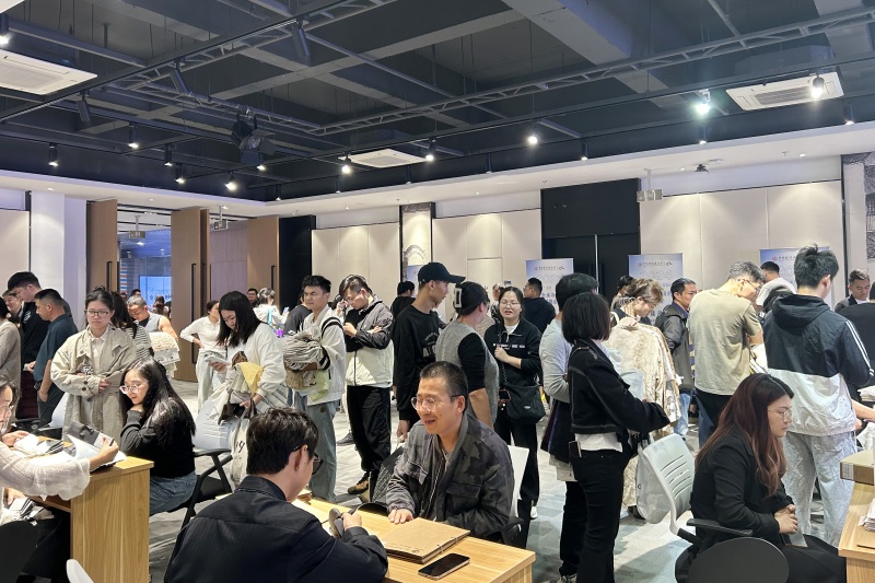 公司举办2024“布行天下”系列《新质新款》面料企业与设计师对接会2.JPG