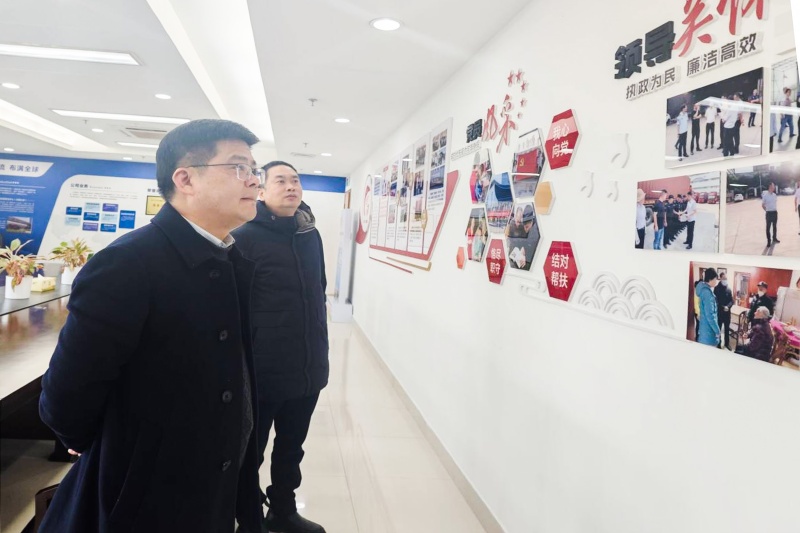 12.31绍兴市物流协会秘书长徐定春一行考察物流公司.jpg