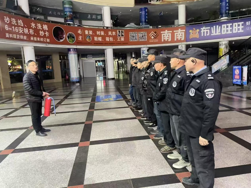 北市场开展夜间门卫消防安全培训.png