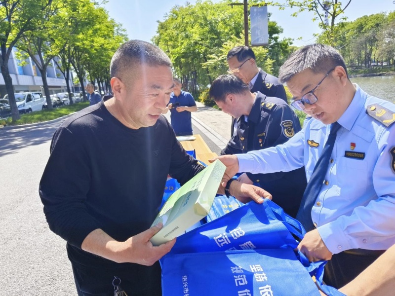 北联市场开展“三服务 一温暖”活动4.jpg