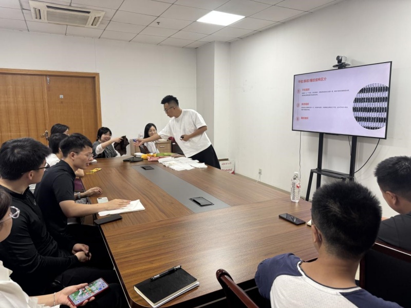坯布市场组织开展纺织基础知识培训会2.jpg